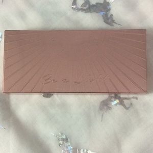 Lowest Becca ✨ BE A LIGHT palette BNIB ✨